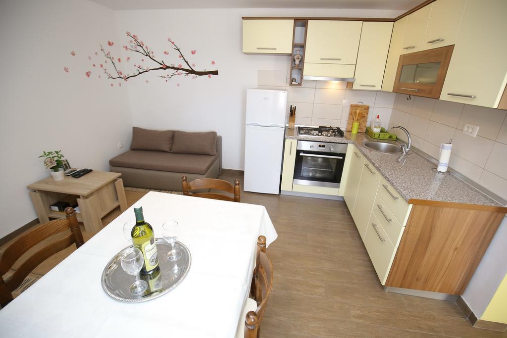 Apartment Marta Razanac Luaran gambar