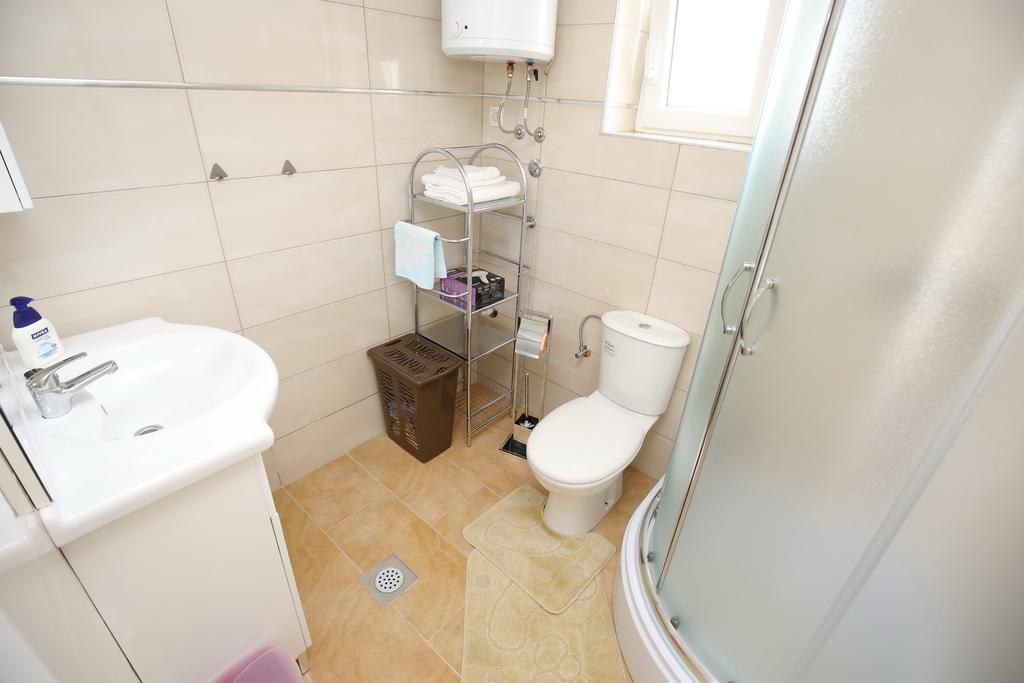 Apartment Marta Razanac Luaran gambar
