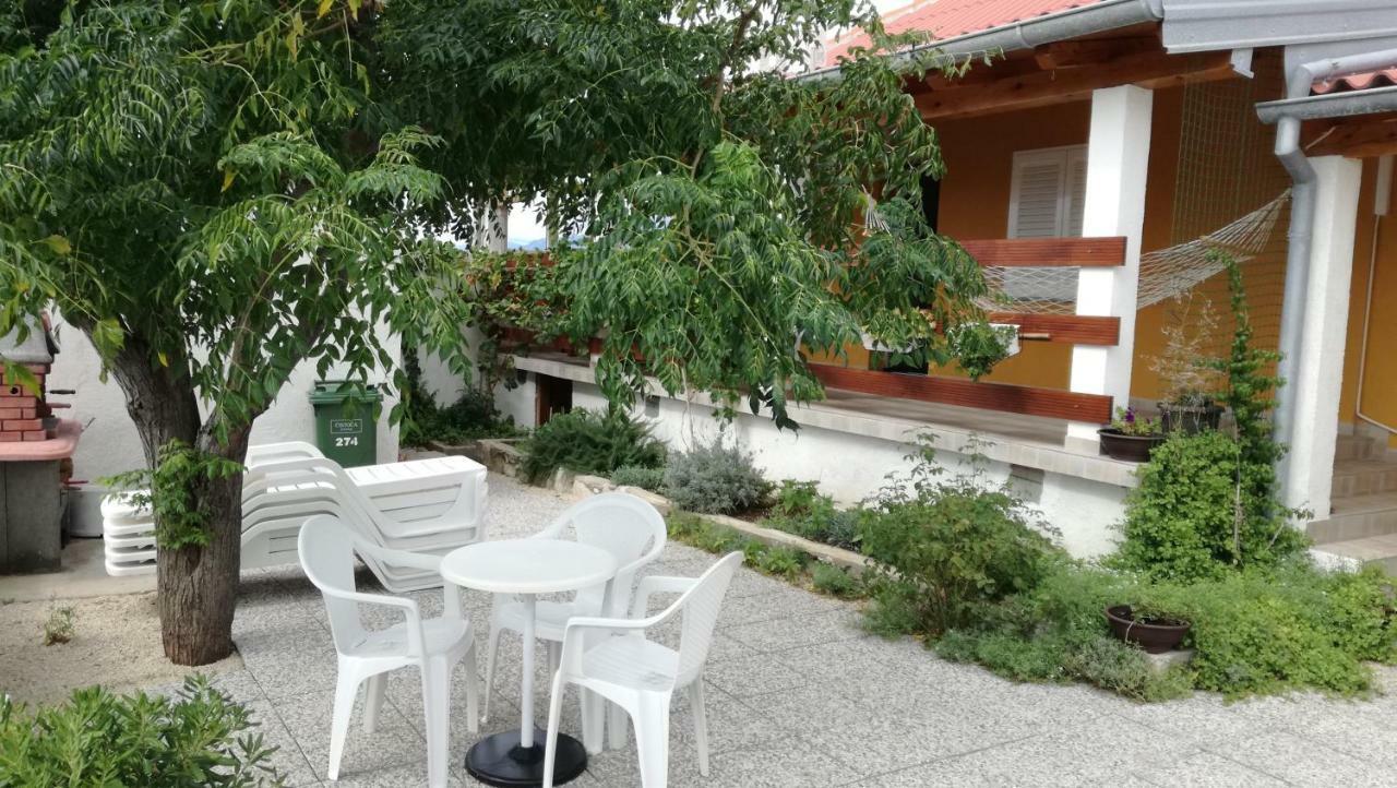 Apartment Marta Razanac Luaran gambar